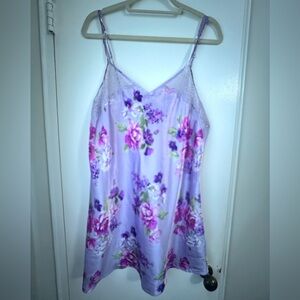 Morgan Taylor Intimates Floral Lilac  lingerie/nightgown- Size L